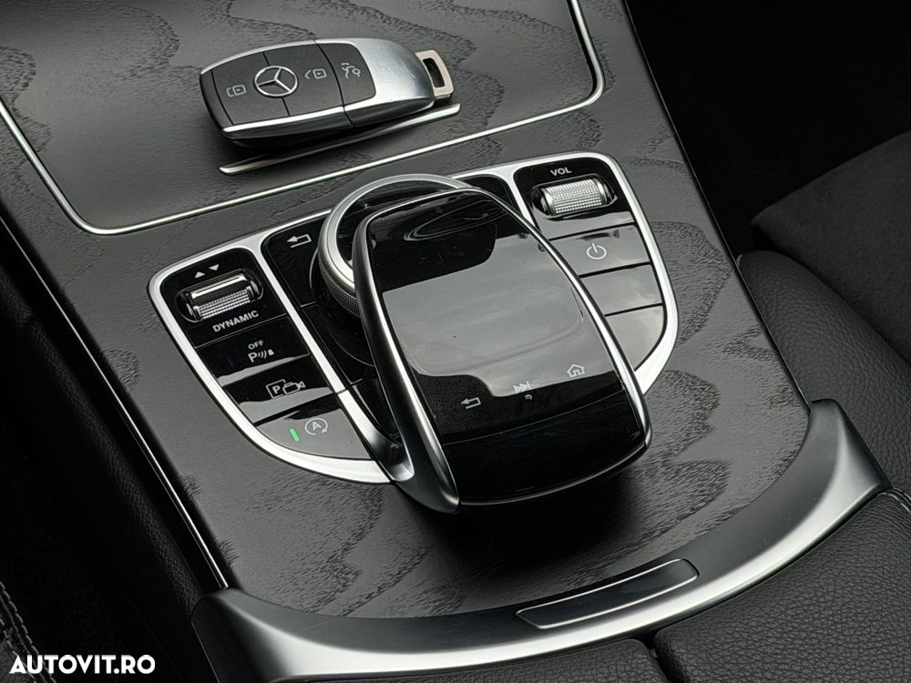 Mercedes-Benz C 220 d 4Matic 9G-TRONIC AMG Line - 13