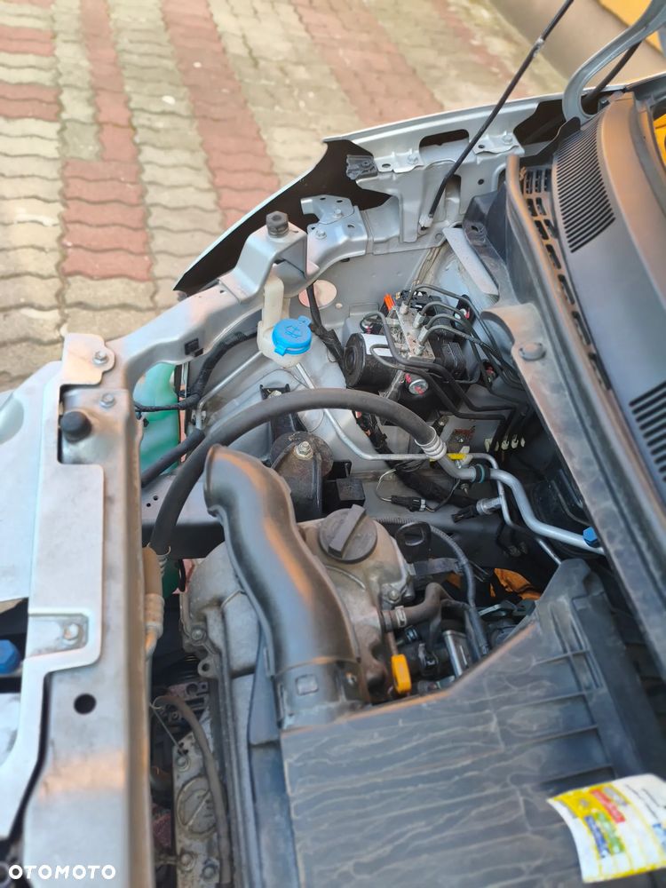 Suzuki Splash 1.0 Club - 11