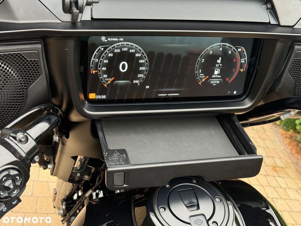 Harley-Davidson Touring Street Glide - 14