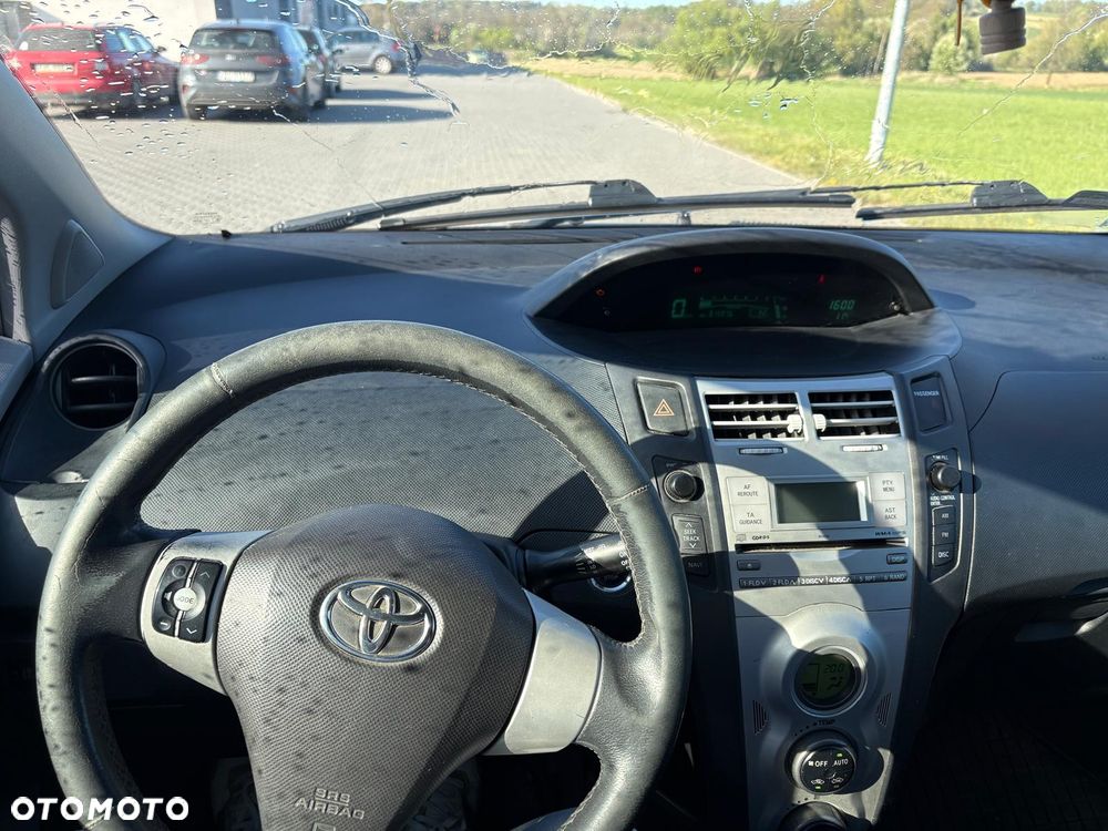 Toyota Yaris - 7