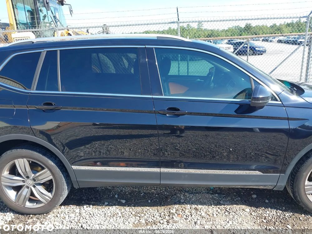Volkswagen Tiguan Allspace - 12