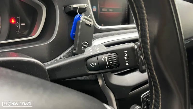 Volvo V40 2.0 D2 R-Design - 20
