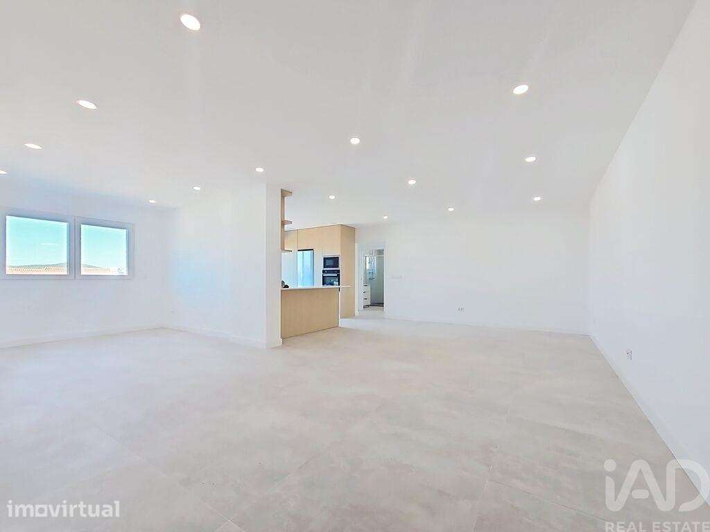 Apartamento T2 em Santa Maria, São Pedro E Matacães de 146,00 m2 - Grande imagem: 3/29