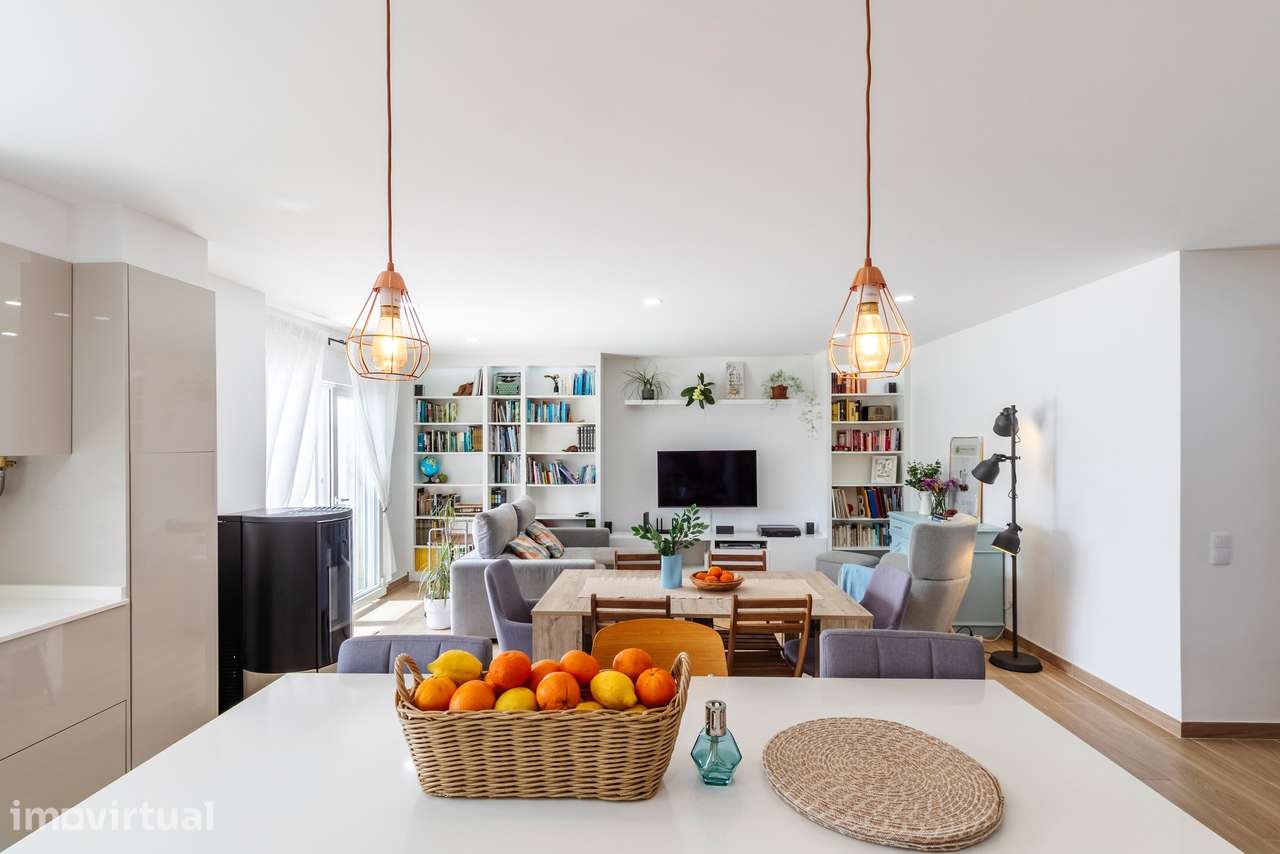 Apartamento T2 com Vista Mar e Serra | Praia das Maçãs, Colares - Grande imagem: 4/50