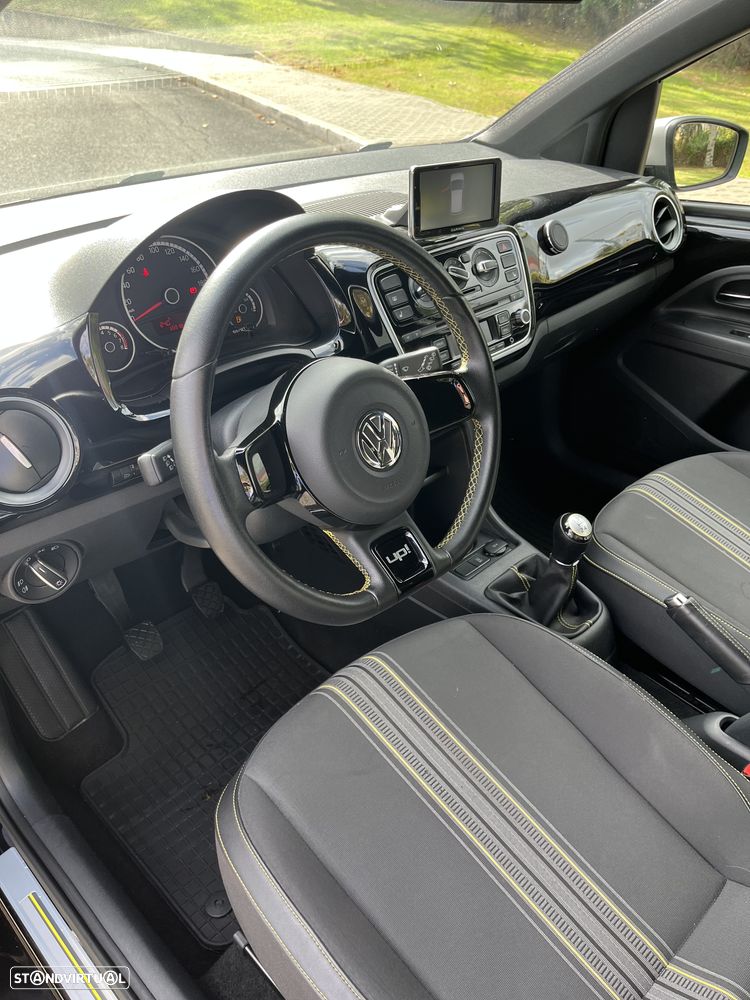 VW Up! 1.0 BMT High - 5