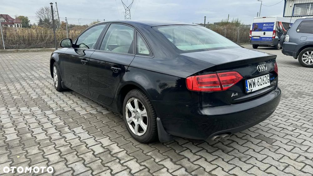 Audi A4 Limousine - 5