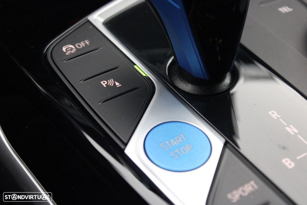 BMW i4 eDrive40 - 33