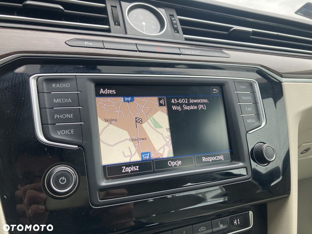 Volkswagen Passat Variant 2.0 TDI BMT Highline DSG - 25