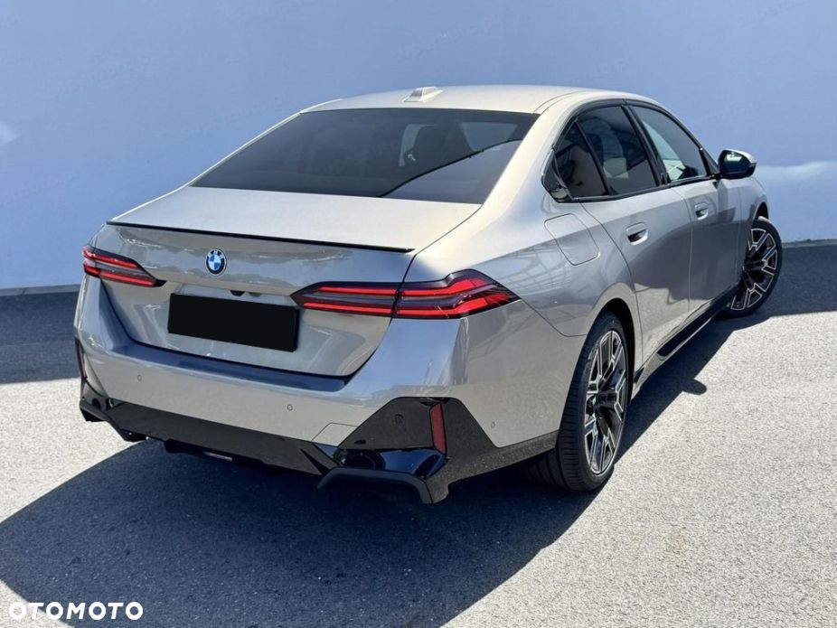 BMW Seria 5 520d xDrive mHEV M Sport - 5