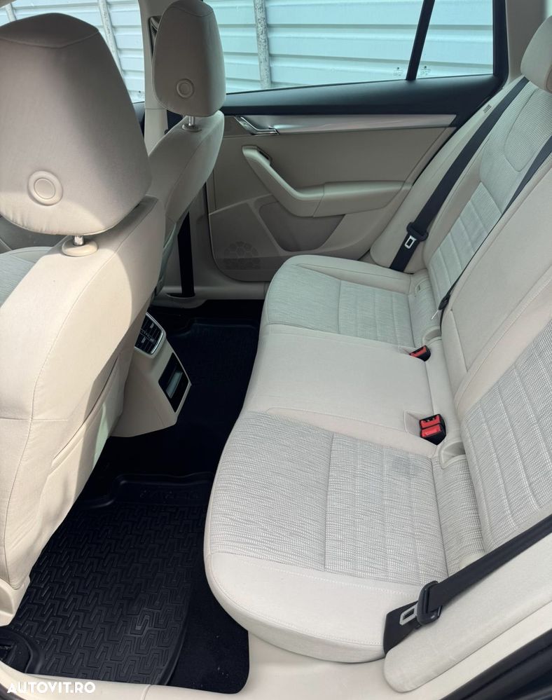 Skoda Octavia 1.6 TDI ELEGANCE - 11