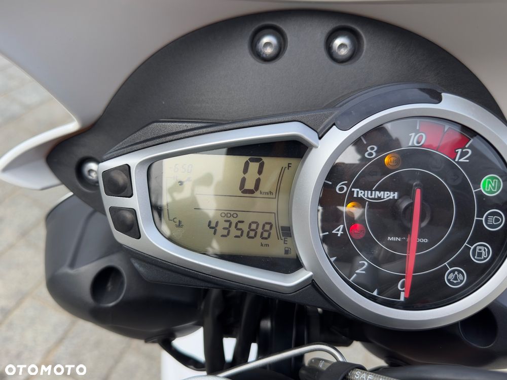 Triumph Speed Triple - 9