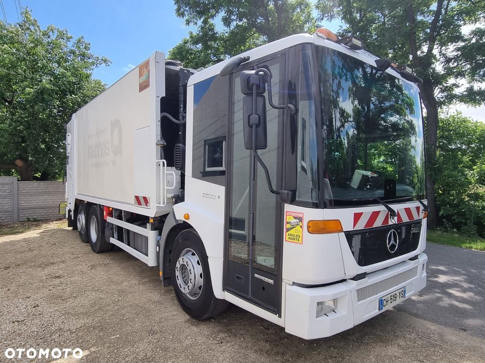 Mercedes-Benz Econic 2633 - 6