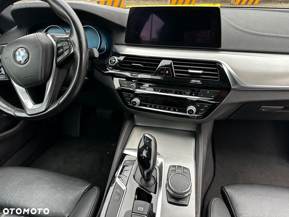 BMW Seria 5 520i GPF Luxury Line - 19