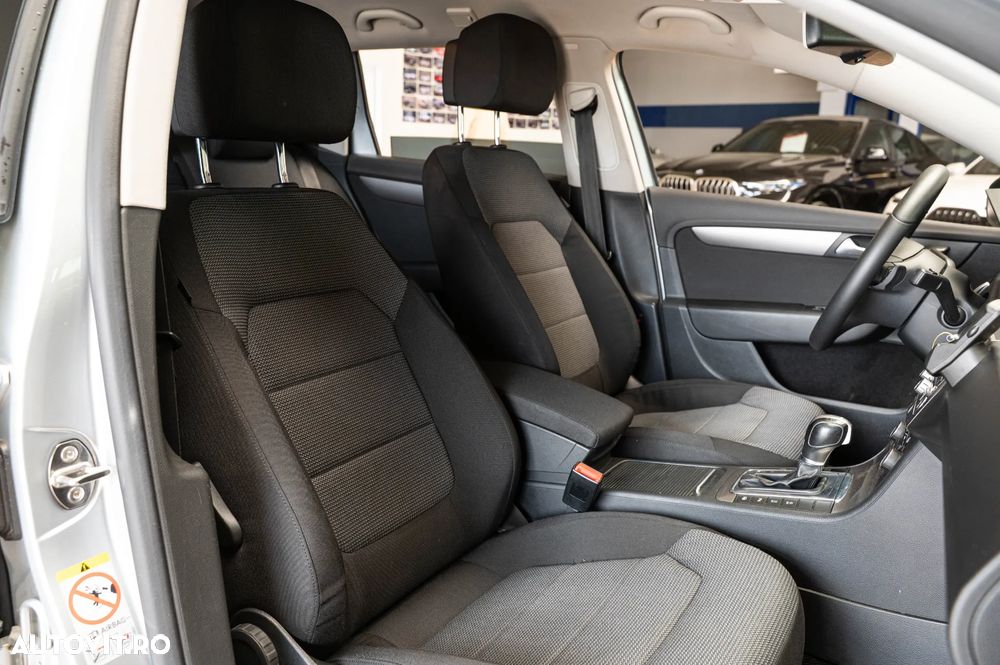 Volkswagen Passat 2.0 TDI DSG Comfortline - 33