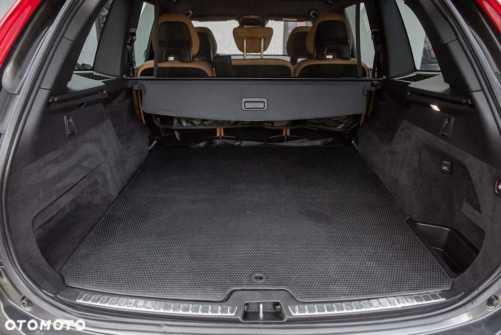 Volvo XC 90 D5 AWD R-Design - 29