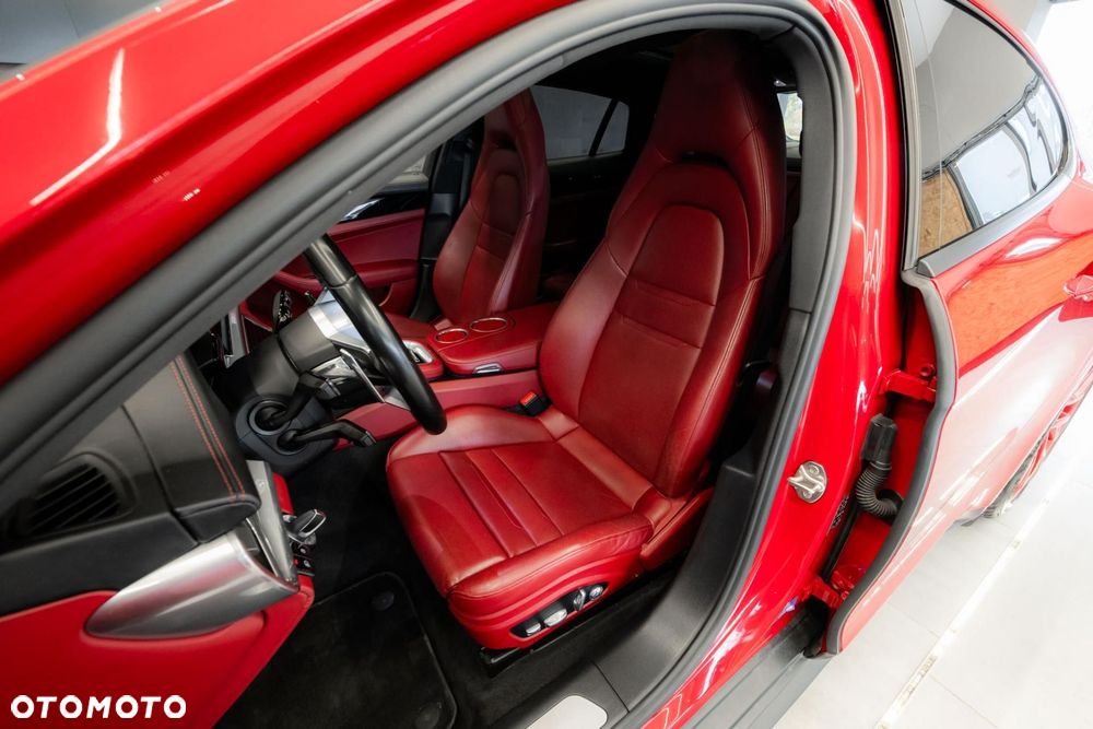 Porsche Panamera 4 E-Hybrid - 13