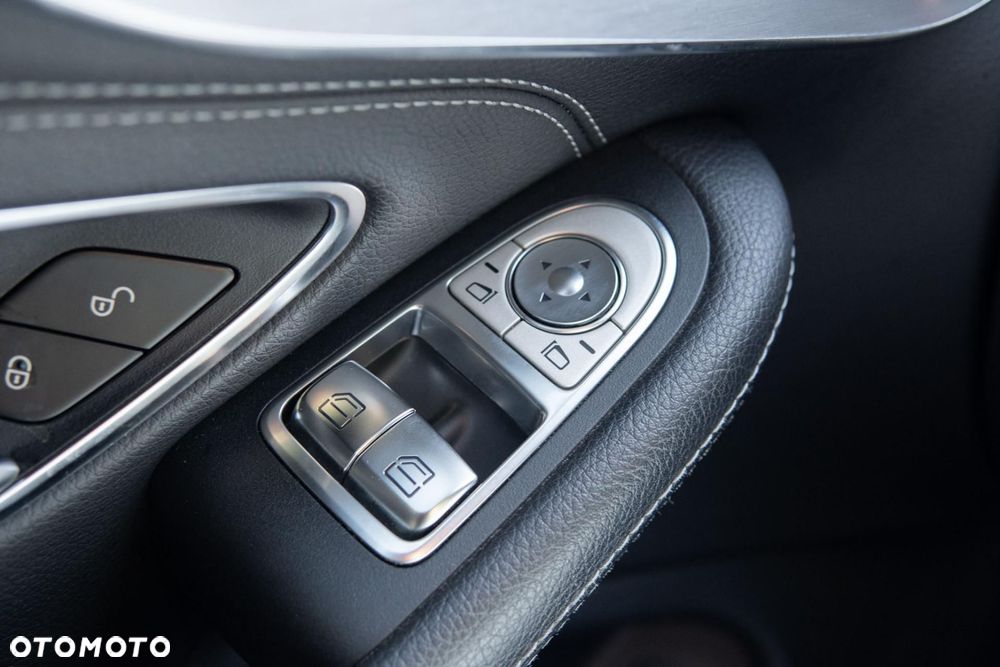 Mercedes-Benz Klasa C 300 9G-TRONIC - 31