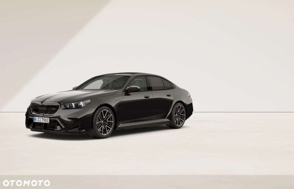 BMW M5 xDrive - 4