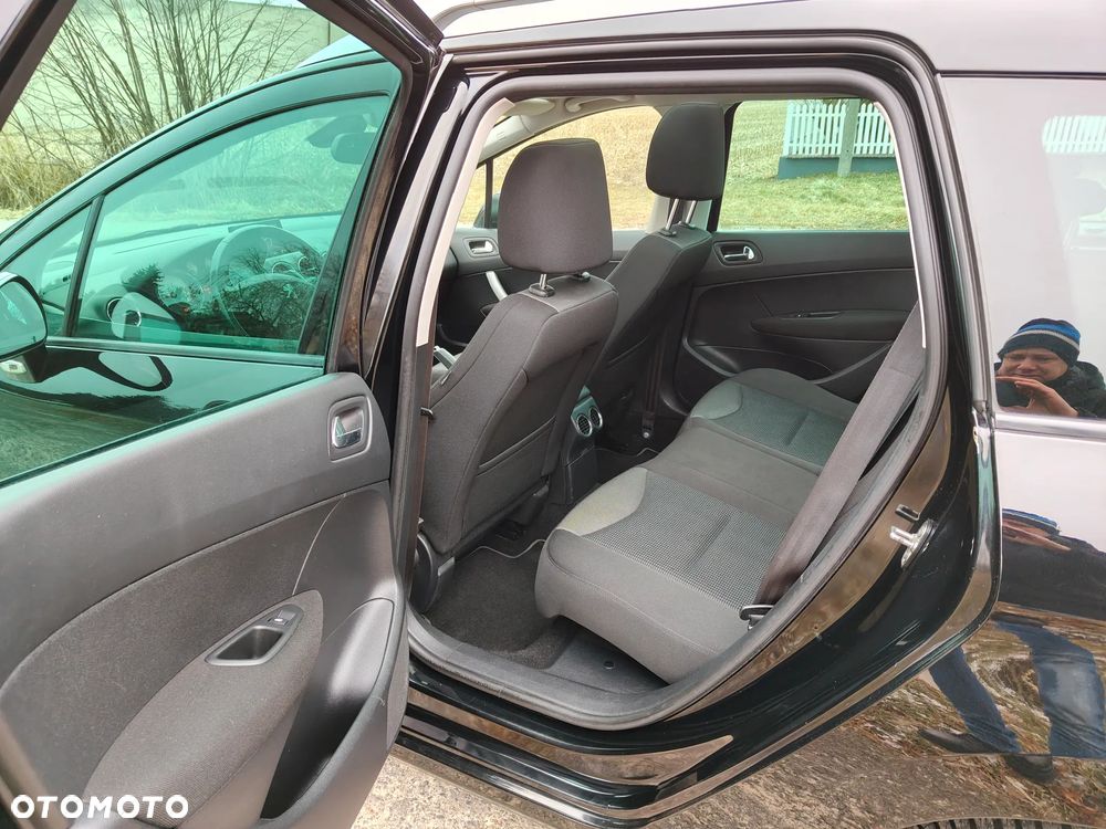 Peugeot 308 HDi FAP 110 EGS6 Business Line Niveau 1 - 10