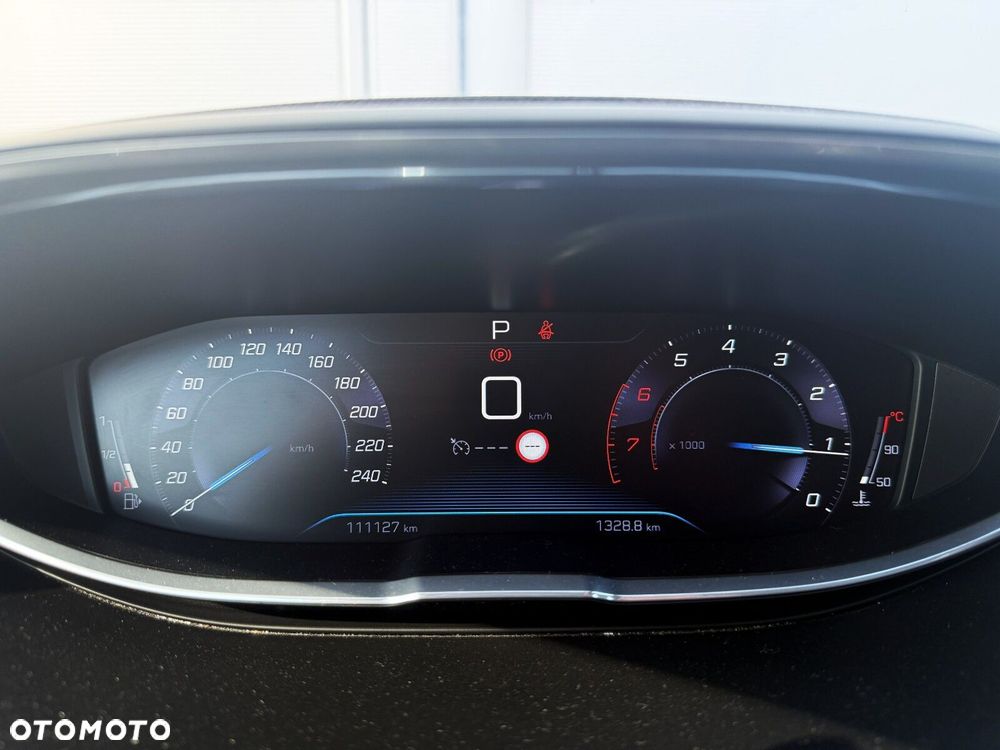 Peugeot 3008 1.2 PureTech Allure S&S EAT8 - 17