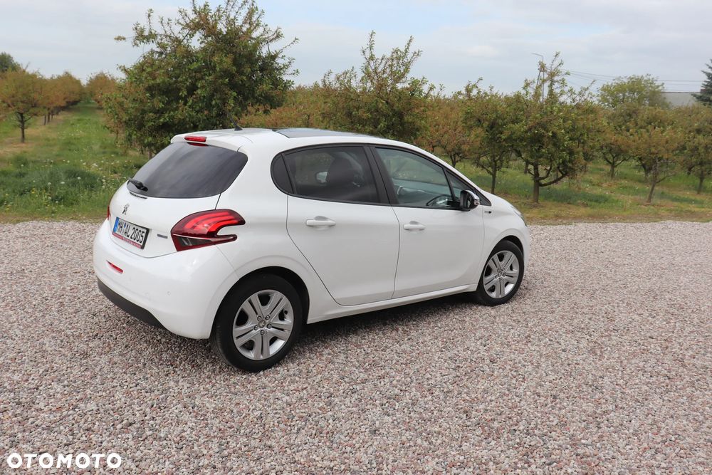Peugeot 208 82 VTI Allure - 21