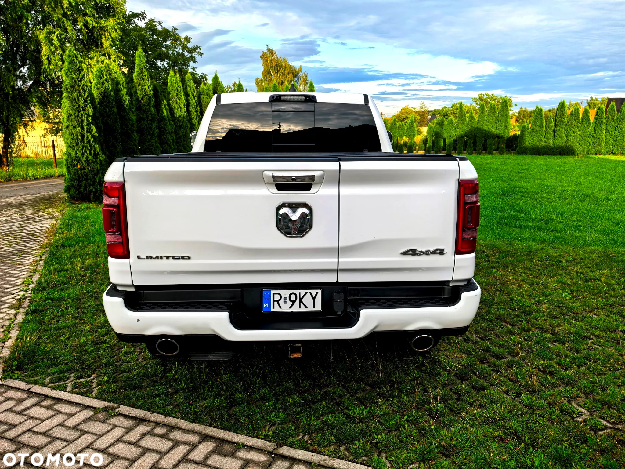 Dodge RAM - 18