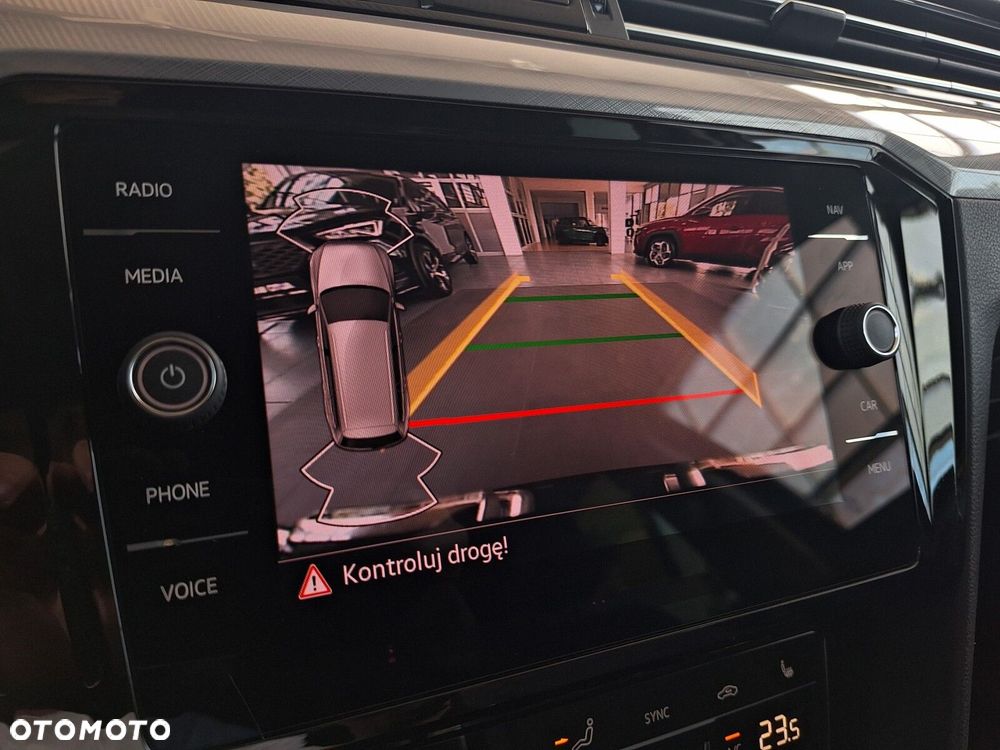 Volkswagen Passat Variant 2.0 TDI EVO Business DSG - 24