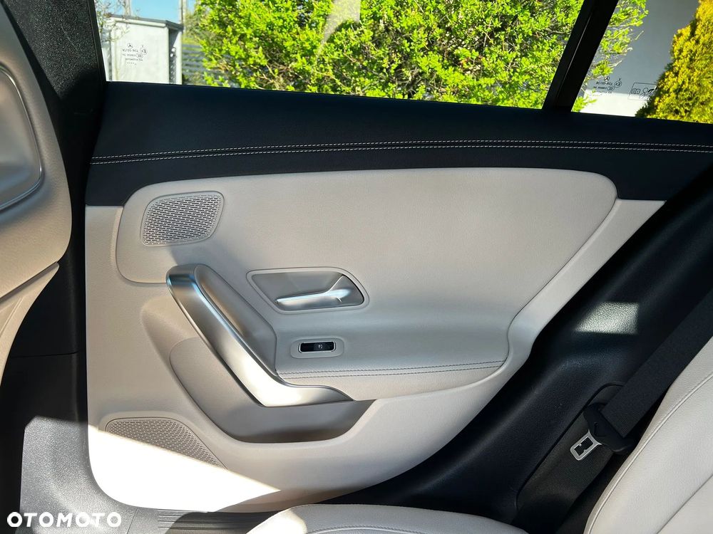 Mercedes-Benz CLA 180 AMG Line 7G-DCT - 12