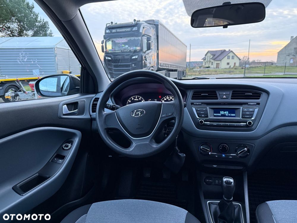 Hyundai i20 1.2 Trend - 14