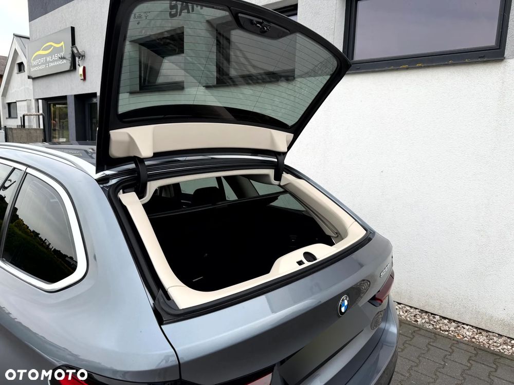 BMW Seria 5 520i Sport-Aut - 32
