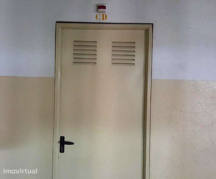 Arrumos 6m2 - Crestuma - Grande imagem: 4/6