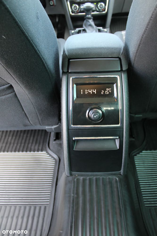 Skoda Superb 2.0 TDI Ambition DSG - 31