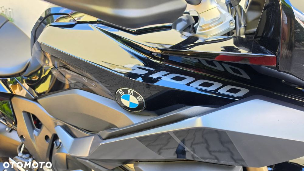 BMW XR - 28