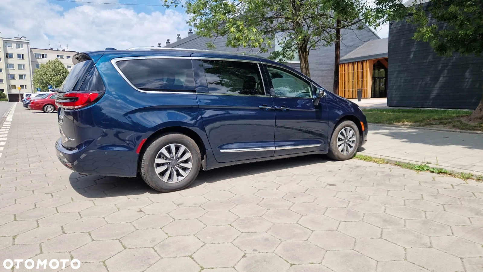 Chrysler Pacifica - 5
