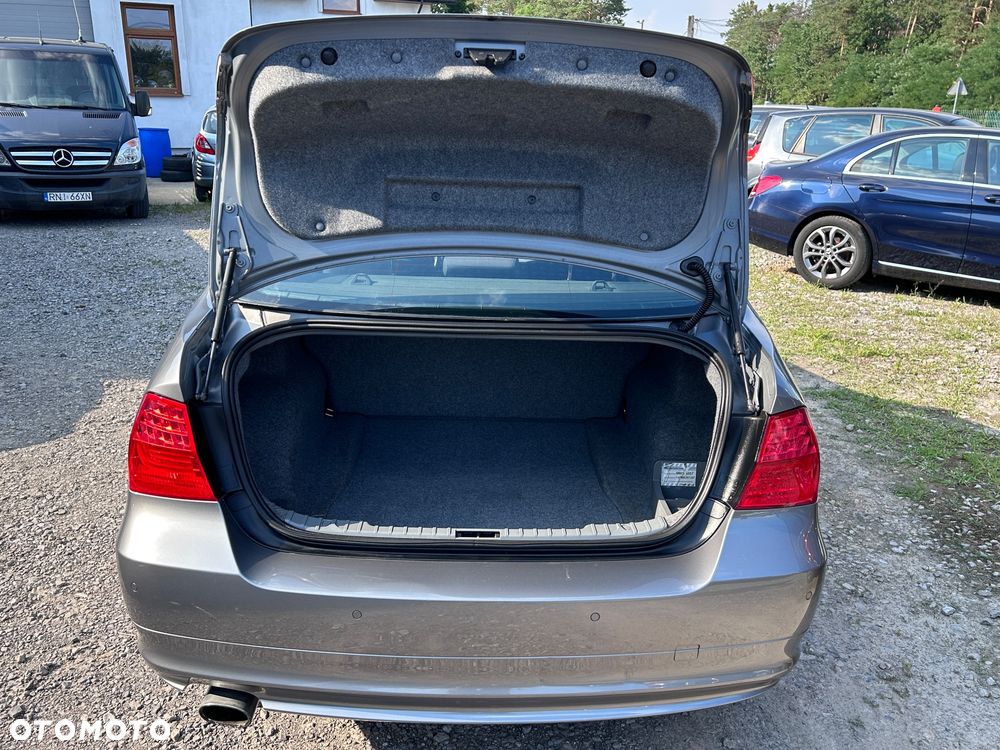 BMW Seria 3 318i Edition Exclusive - 14