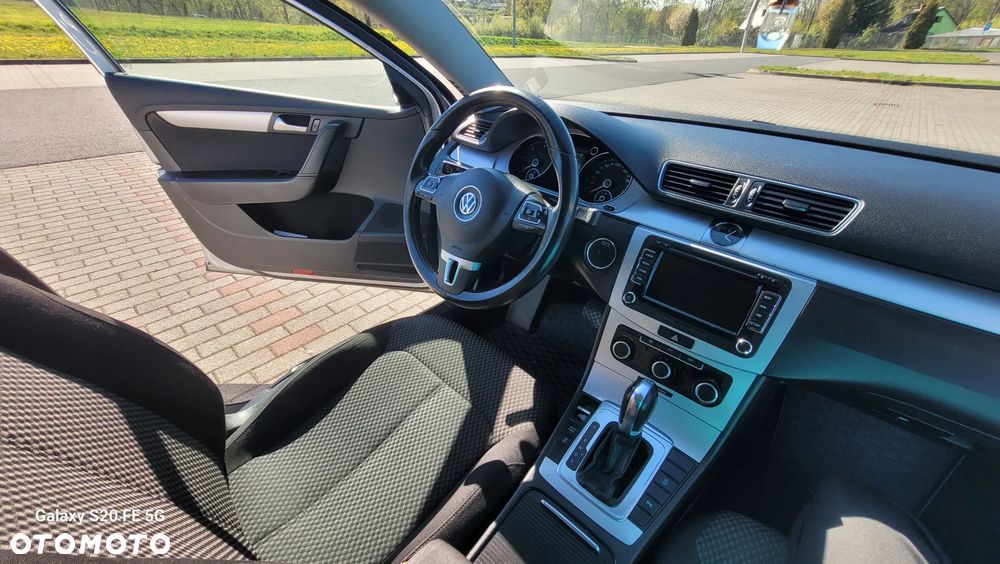 Volkswagen Passat 2.0 TDI DSG Highline - 16