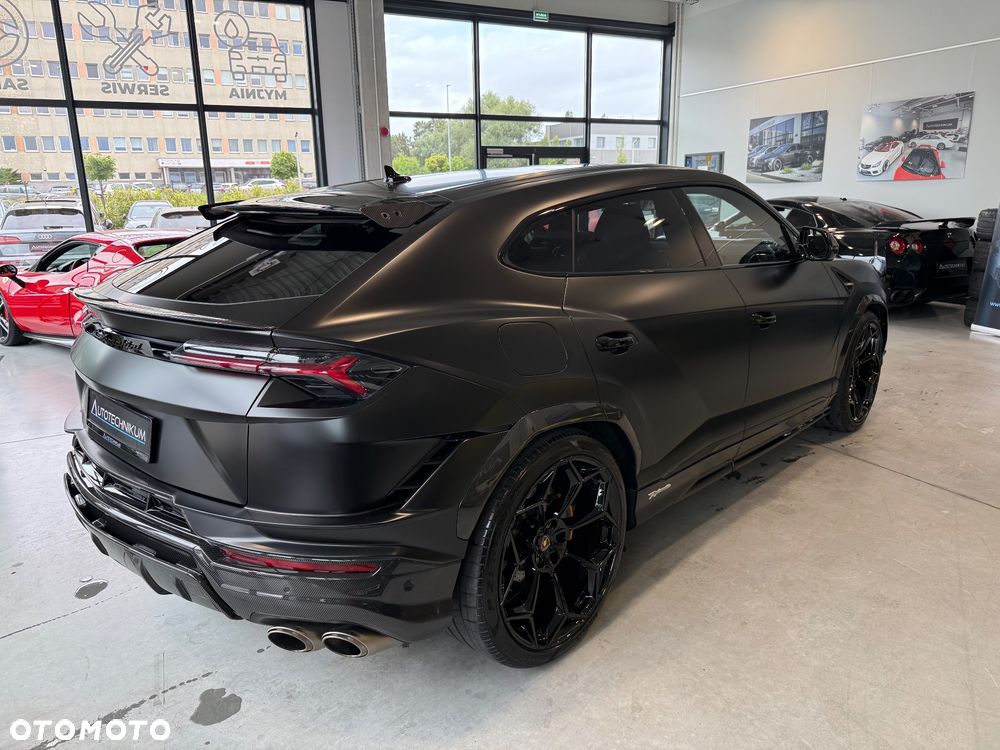 Lamborghini Urus - 4