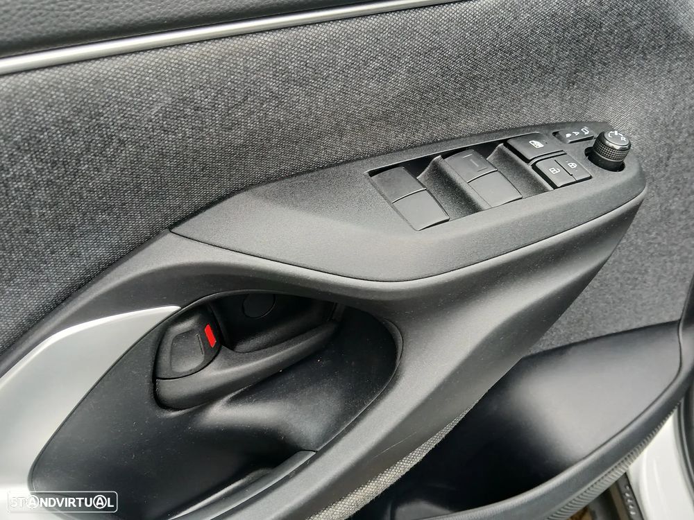 Toyota Yaris Cross 1.5 HDF Comfort Plus - 39