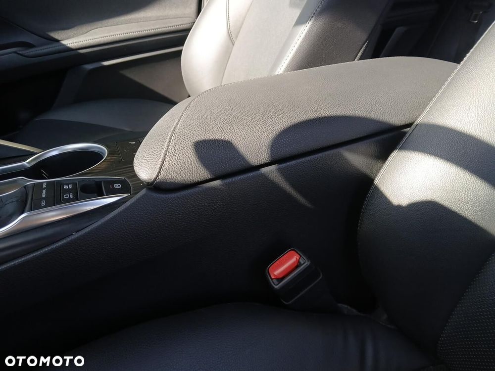 Toyota Camry 2.5 Hybrid Executive CVT - 37