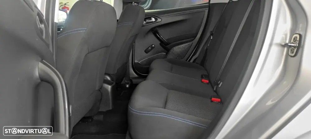Peugeot 208 1.2 PureTech Active - 19