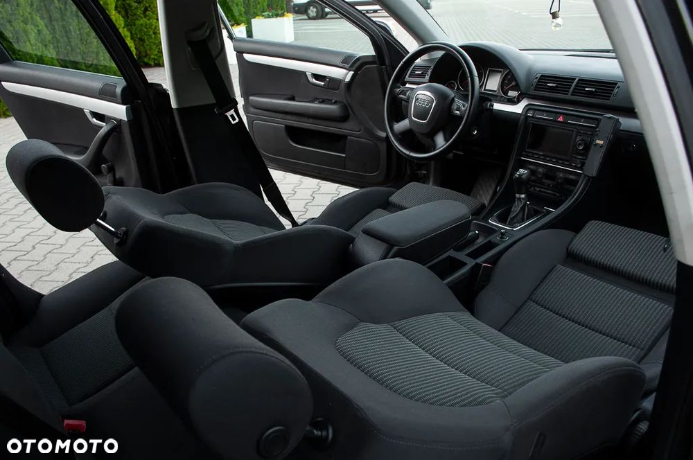 Audi A4 Avant 2.0 TDI DPF Ambiente - 26