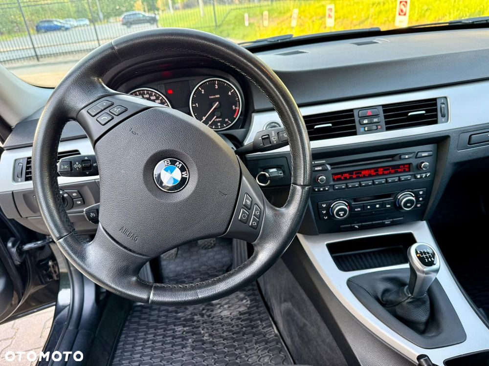 BMW Seria 3 316d - 10