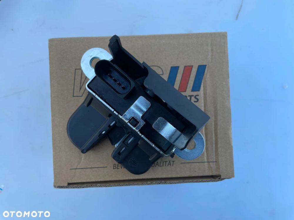 Zamek klapy tył bagażnika vw Golf V Passat B6 Touran I - 1