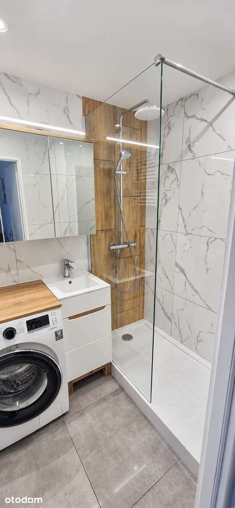 63 m², osobna kuchnia i 3 pokoje + balkon | Piękna