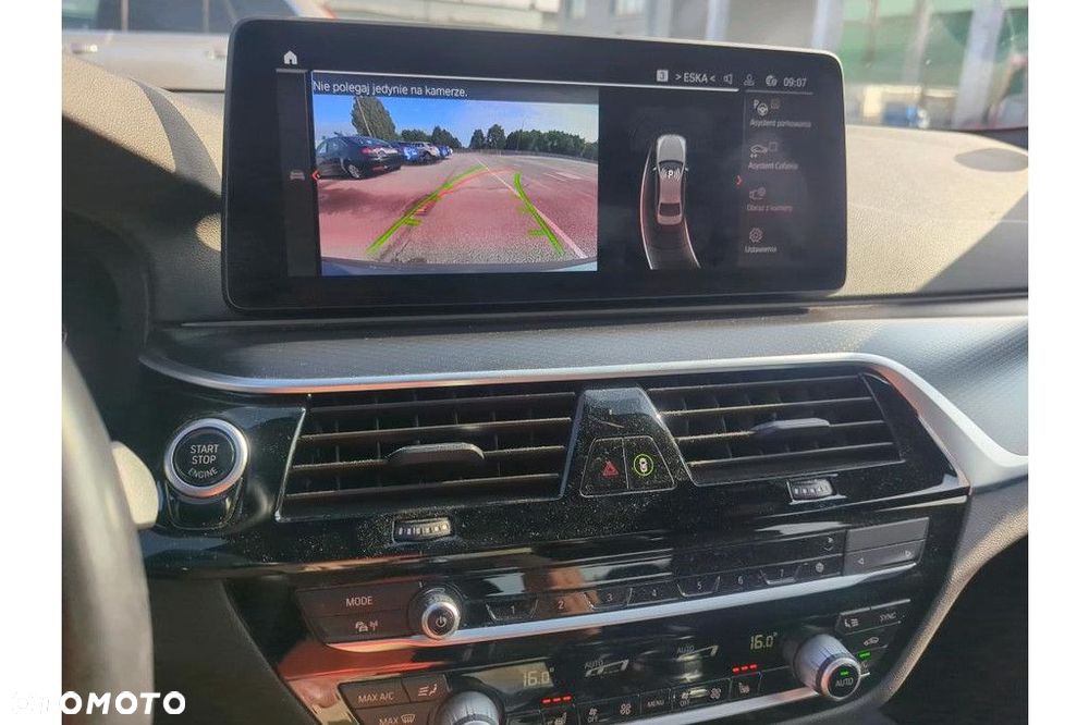 BMW Seria 5 520d xDrive - 16