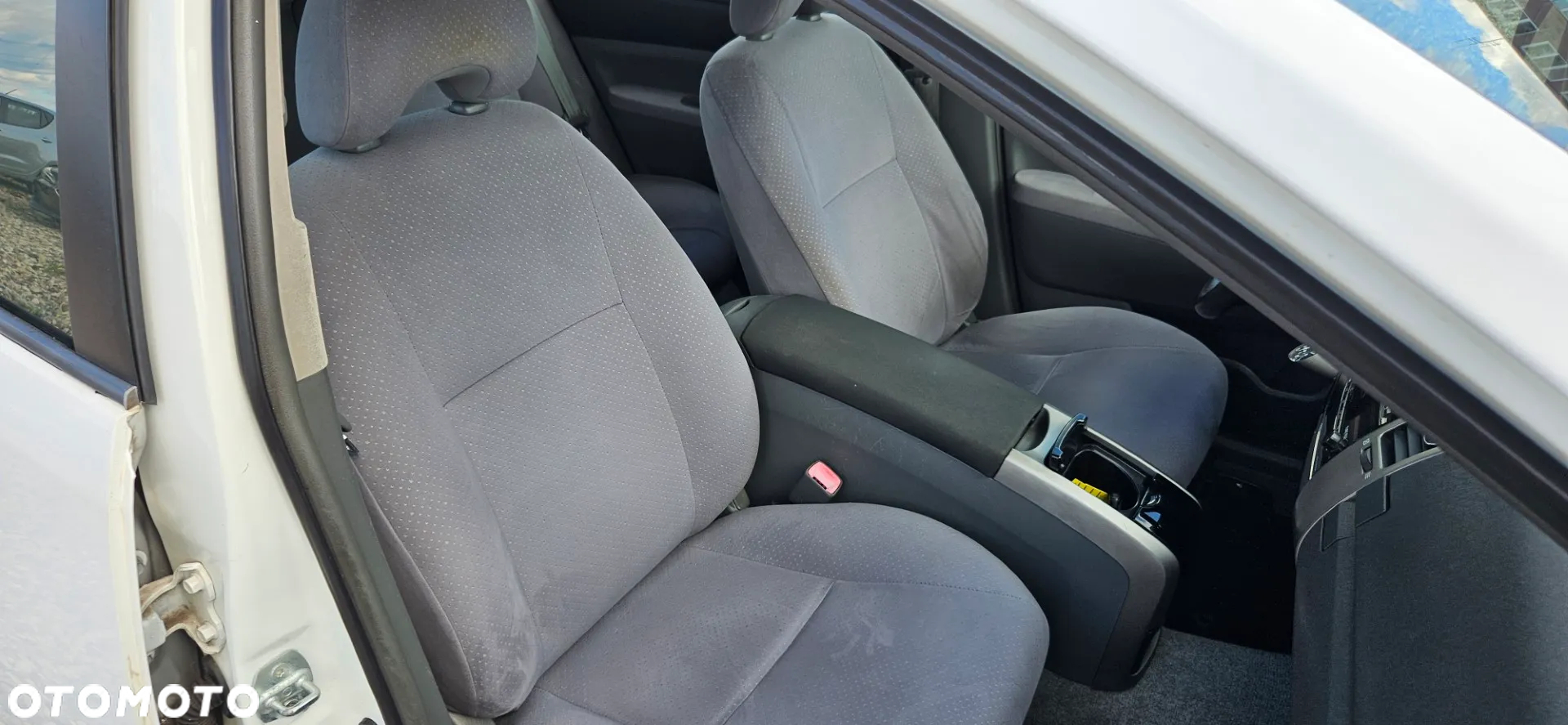 Toyota Prius 1.5 VVT-i Sol - 26