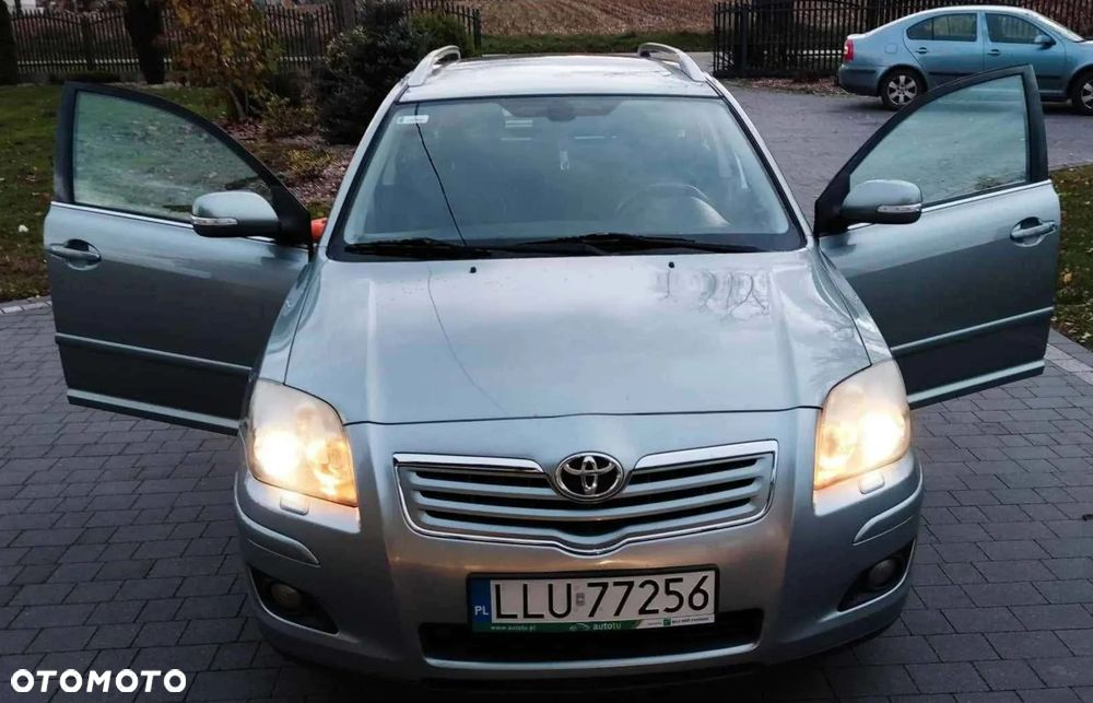 Toyota Avensis 2.0 D-4D Platinium - 1