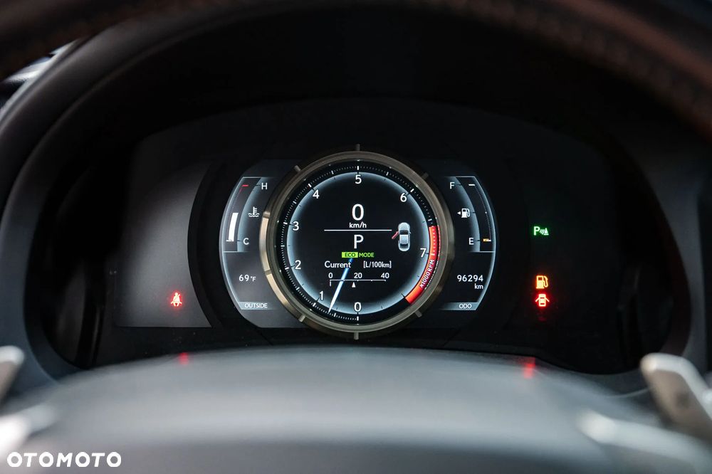 Lexus RC 300 SPORT - 15