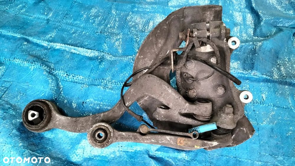 ZWROTNICA PIASTA WAHACZ WAHACZE CZUJNIK ABS ZAWIESZENIE LEWY PRAWY PRZÓD 6755835 6755836 BMW E65 - 10