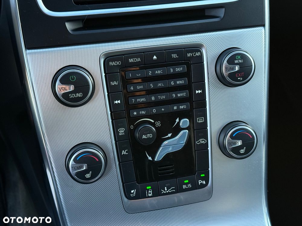 Volvo V60 T6 AWD Geartronic RDesign - 26